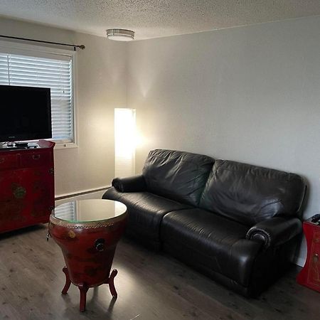 Nightshade Bnb Anchorage Bagian luar foto